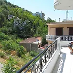 Pagona מלון דירות 2*
