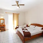 Pagona 2* לאוטרה אדיפסאו