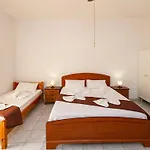 מלון דירות Pagona