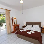 מלון דירות Pagona 2*