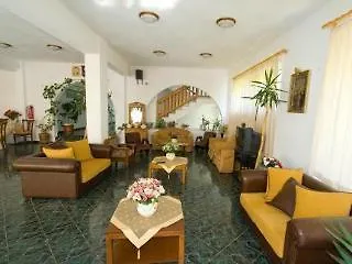 Pagona לאוטרה אדיפסאו