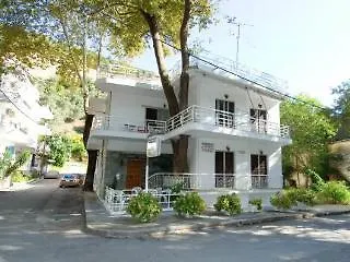 מלון דירות Pagona 2*